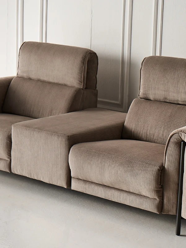 Γωνιακός καναπές OMICRON με ανάκλιση – εργονομικός και ιδανικός για ξεκούραση στον χώρο σας