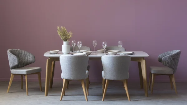 Καρέκλα τραπεζαρίας ξύλινη με ταπετσαρία nastia