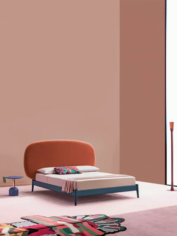 Σύγχρονο κρεβάτι Shika Magnum με χαμηλή σχεδίαση και κομψή καμπύλη πλάτη – εκθεσιακό προϊόν"