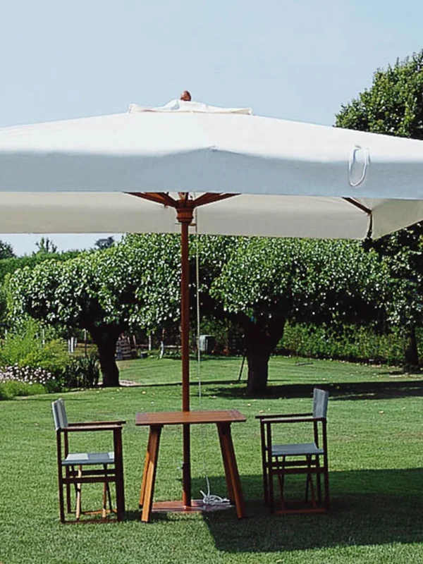 Τηλεσκοπική ομπρέλα Palladio με ξύλινο σκελετό – πρακτική λύση για επαγγελματική σκίαση σε κήπο ή αυλή