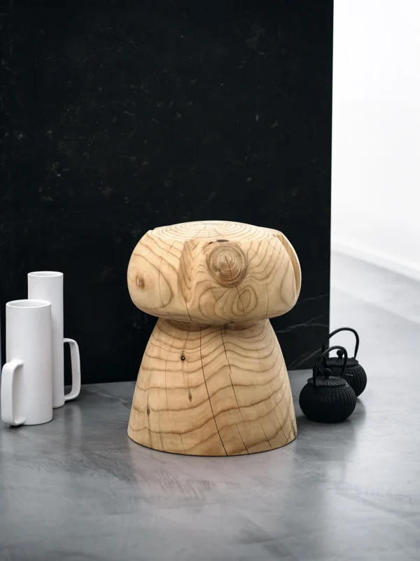 Σκαμπό Miss champagne minimal σχεδίαση, κατάλληλη για κήπο ή βεράντα – διαθέσιμη στο vestal.gr.