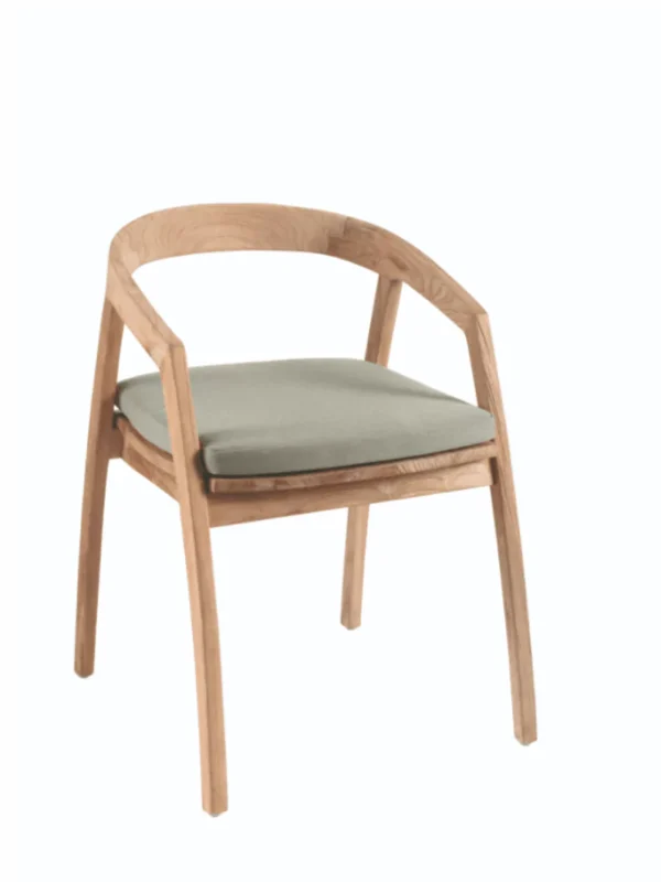 Ξύλινη πολυθρόνα Jakarta με επένδυση καθίσματος και minimal σχεδιασμό