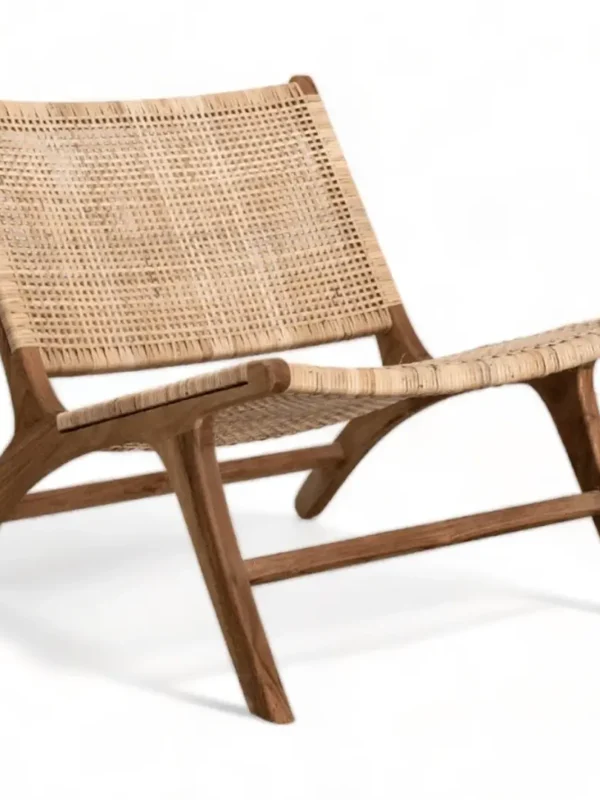 Καρέκλα εξωτερικού χώρου Lounge Rattan – χαμηλό κάθισμα από φυσικά υλικά για χαλάρωση στον κήπο ή τη βεράντα