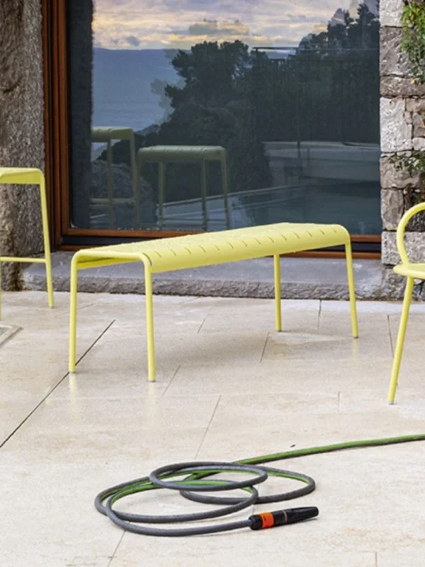 παγκακι easy ΣΕ χρωμα κιτρινο minimal σχεδίαση, κατάλληλη για κήπο ή βεράντα – διαθέσιμη στο vestal.gr.