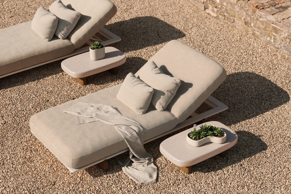 vondom ξαπλωστρα Εξωτερικου Χώρου pezzettina minimal σχεδίαση, κατάλληλη για κήπο ή βεράντα – διαθέσιμη στο vestal.gr.