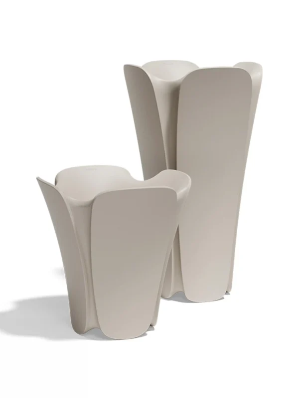 vondom γλαστρα Εξωτερικου Χώρου pezzettina minimal σχεδίαση, κατάλληλη για κήπο ή βεράντα – διαθέσιμη στο vestal.gr.