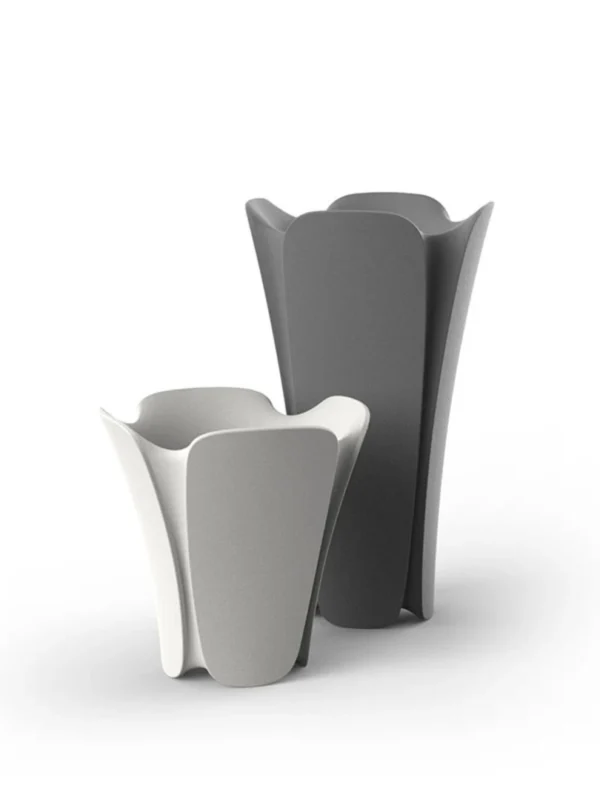 vondom γλαστρα Εξωτερικου Χώρου pezzettina minimal σχεδίαση, κατάλληλη για κήπο ή βεράντα – διαθέσιμη στο vestal.gr.