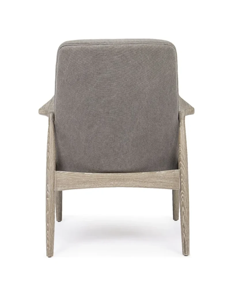 Γκρι πολυθρόνα lounge με ξύλινο σκελετό σε φυσική απόχρωση και μαύρο δερμάτινο κάθισμα, μπροστινή όψη.